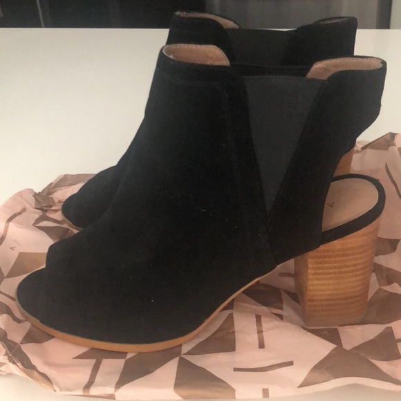 Anthropologie Side Gore Shootie - Picture 2 of 5